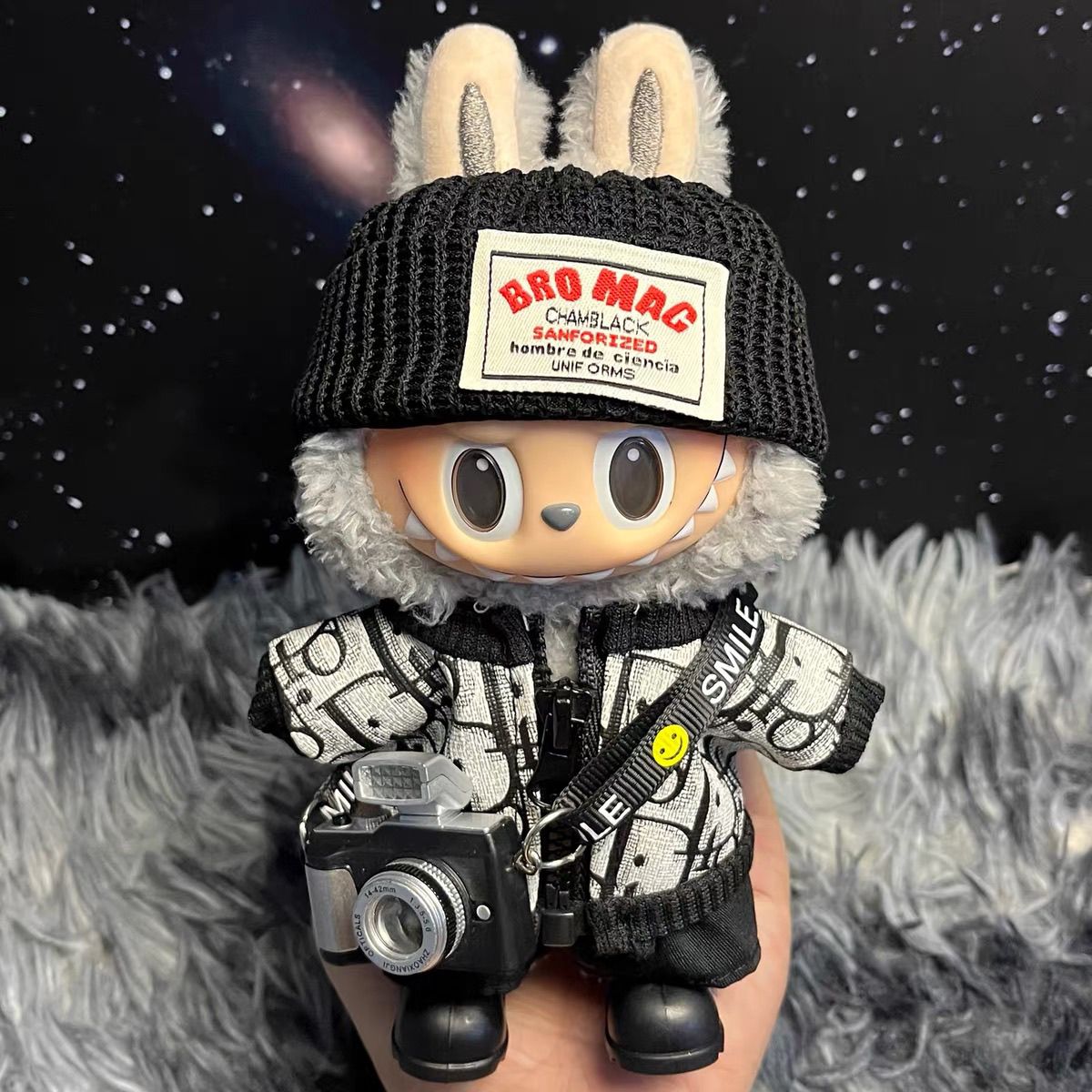 Cool Doll Clothes 6-Piece Set for 17cm Dolls | Street Fashion with Camera & Glasses, Ideal for Doll Collectors Worldwide